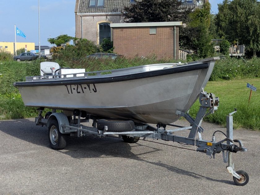 Houwer en Tuinstra toervisboot (1111)